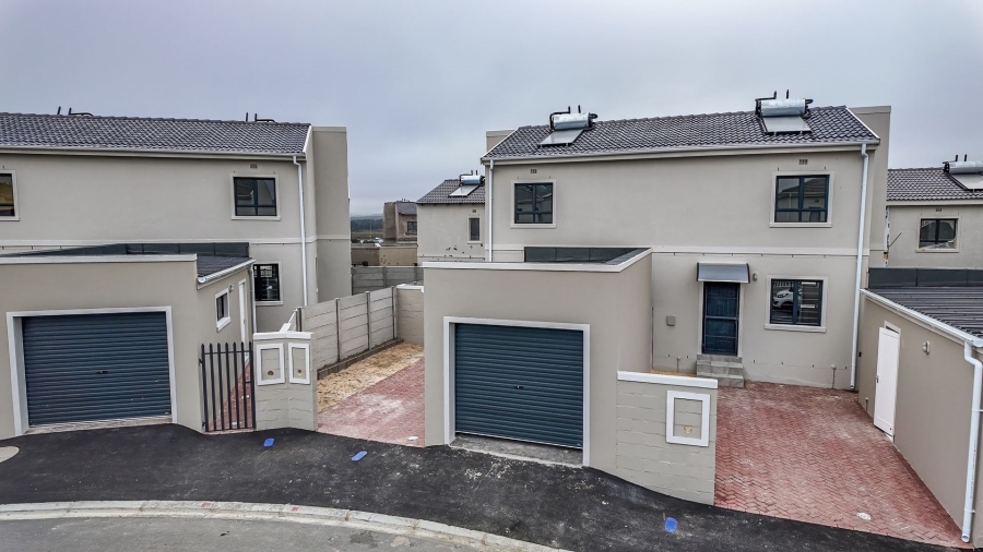 To Let 3 Bedroom Property for Rent in Rivergate Western Cape